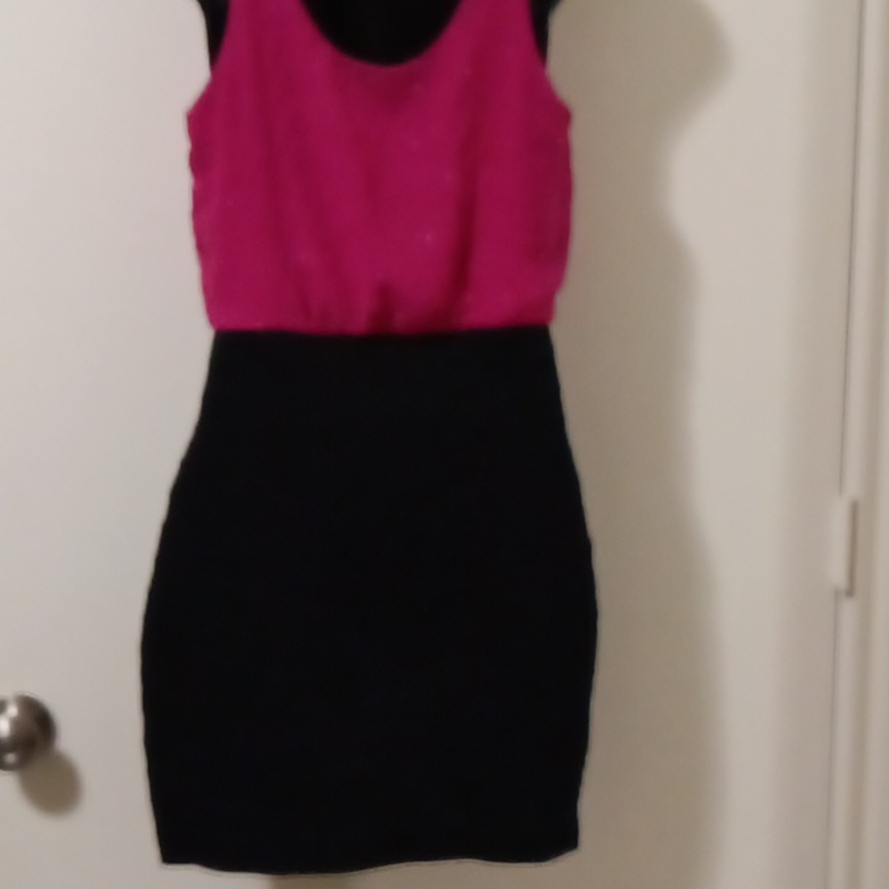 Express Form Fitting Dress - Picture 4 of 6